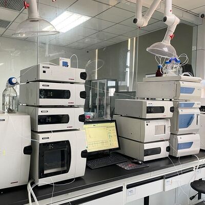 Chất lượng Cài đặt nhịp kiểm tra Thời gian kiểm tra 1800 giây Máy dò rò rỉ áp suất chênh lệch có nguồn điện làm việc AC220V cho hiệu suất nhà máy sản xuất